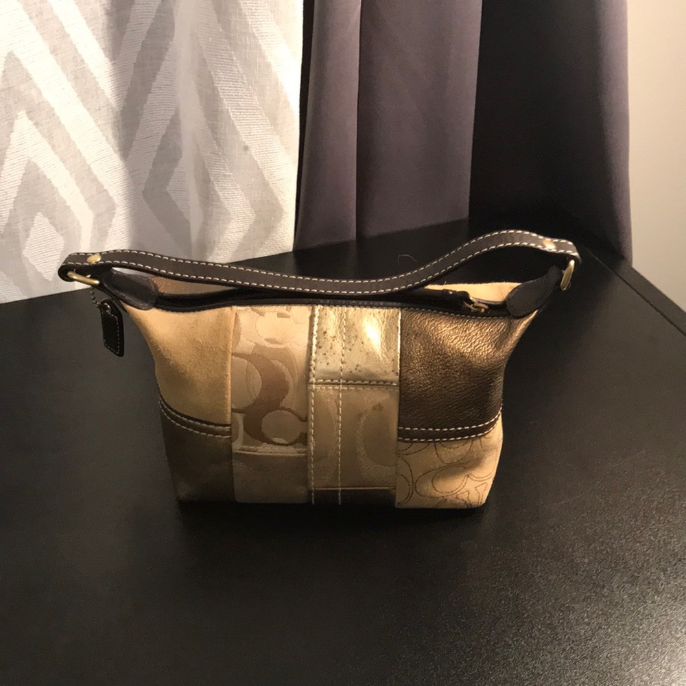 Small coach handbag